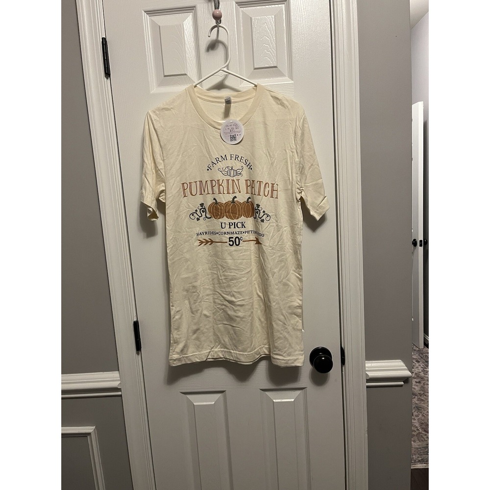 Fall Pumpkin Patch Pale Yellow Shirt Size Medium New With Tags